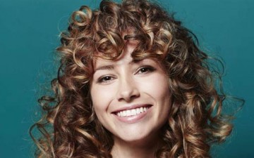 أفضل العلاجات للتخلص من الشعر المجعد